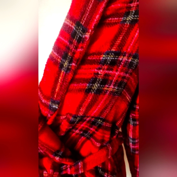 Red Plaid Short Robe w/ Matching Slippers - Picture 3 of 4